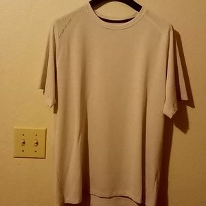 Peter Millar short sleeved t shirt size med.